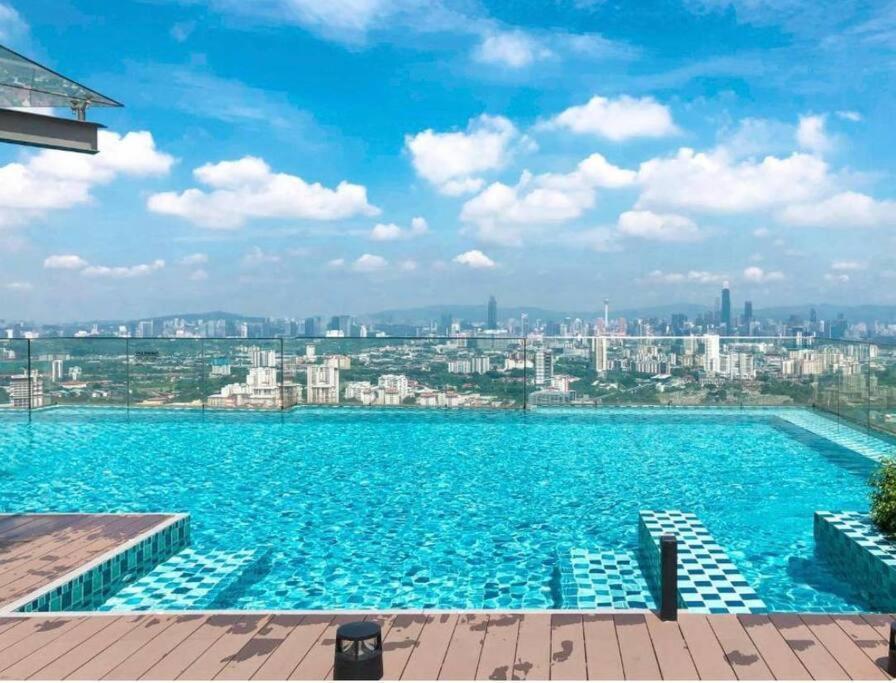 Pangsapuri Modern Ekocheras Loft Klcc View Near Mrt Freewifi